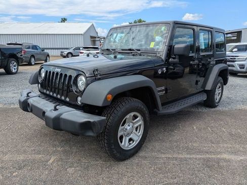 Used 2017 Jeep Wrangler Unlimited Sport w/ Connectivity Group AWD/4WD image 8