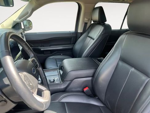 Used 2023 Ford Expedition XLT AWD/4WD image 9