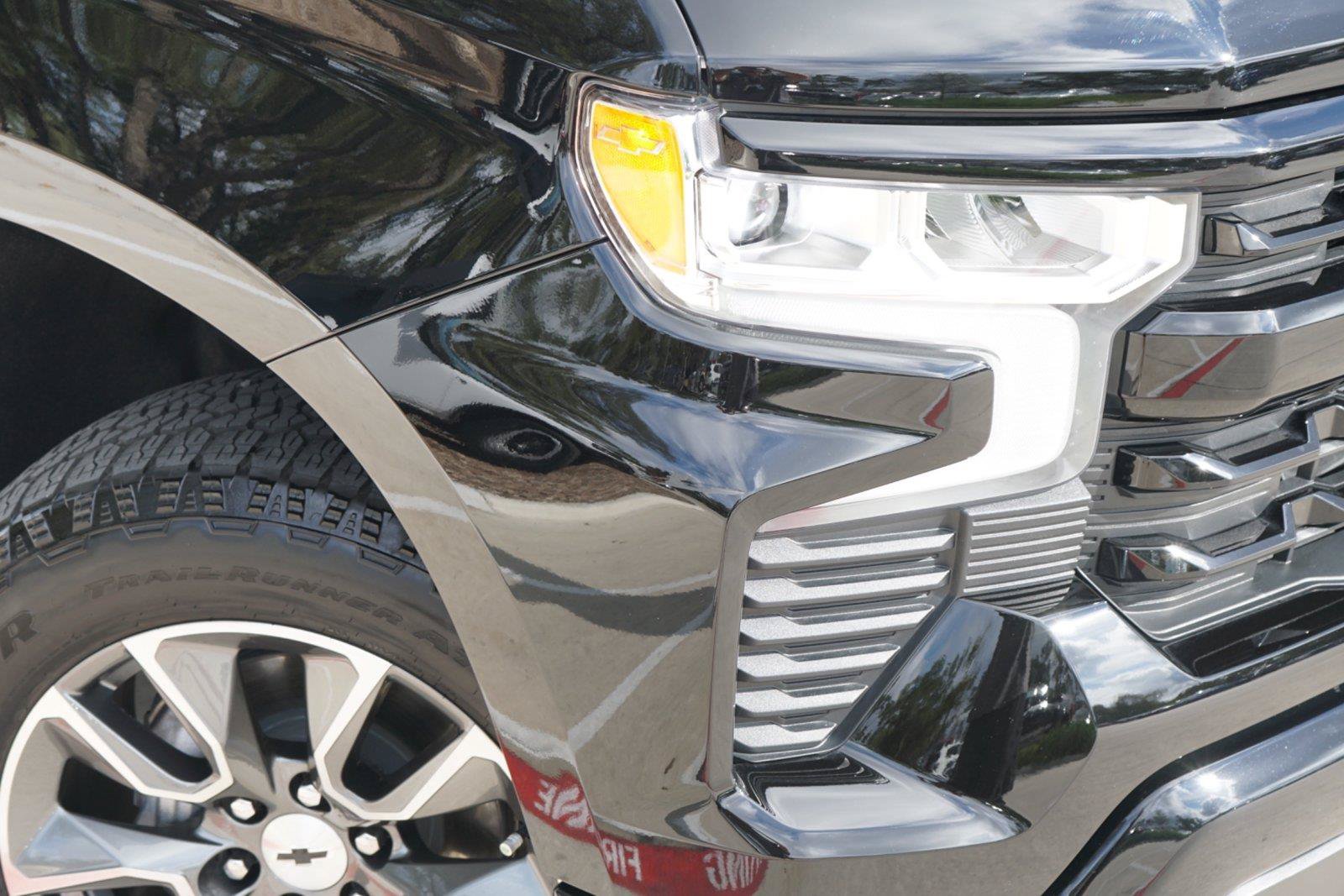 Used 2025 Chevrolet Silverado 1500 RST AWD/4WD image 3