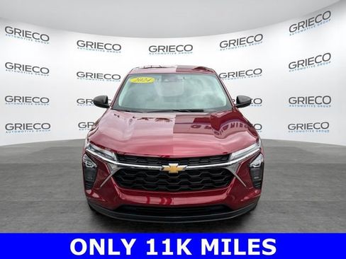 Certified 2024 Chevrolet Trax LS FWD image 2