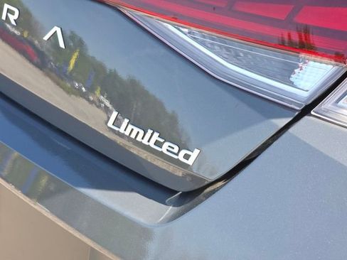 New 2026 Hyundai Elantra Limited FWD image 19