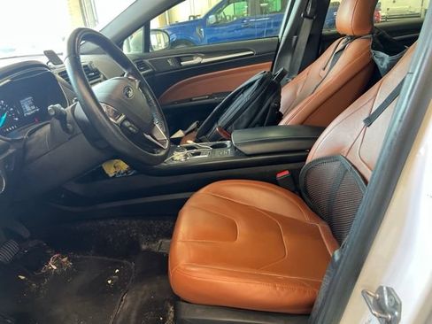 Used 2019 Ford Fusion Titanium FWD image 3