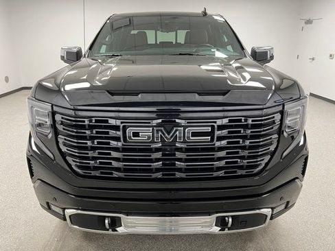 Used 2023 GMC Sierra 1500 Denali Ultimate AWD/4WD image 3