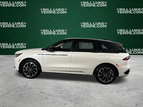 Used 2024 Lincoln Nautilus Reserve image 10