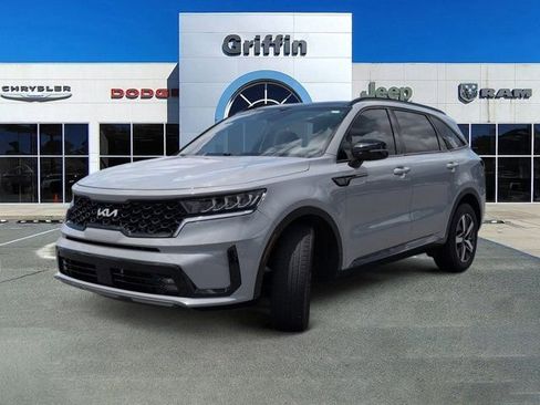 Used 2022 Kia Sorento EX w/ Panoramic Sunroof Package FWD image 11