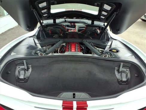 Used 2021 Chevrolet Corvette Stingray w/ Z51 Performance Package image 18