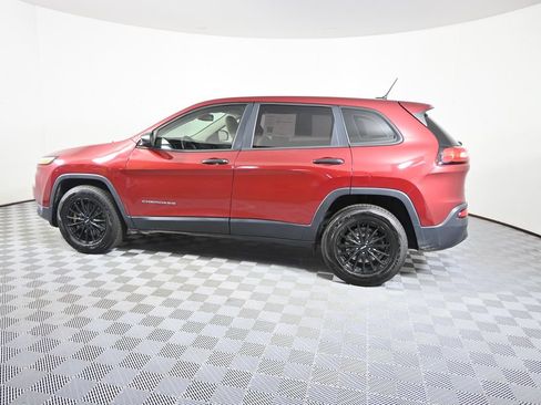 Used 2016 Jeep Cherokee Sport AWD/4WD image 3