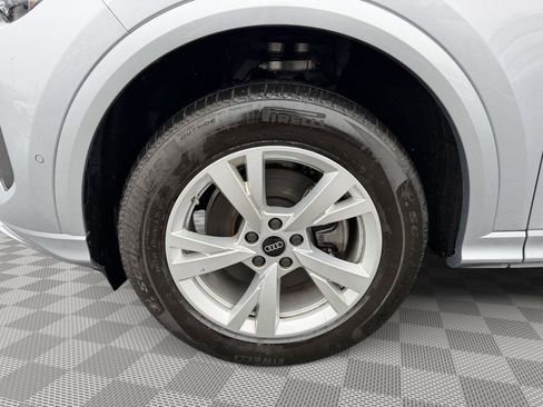 Used 2025 Audi Q5 Premium w/ Convenience Package AWD/4WD image 9