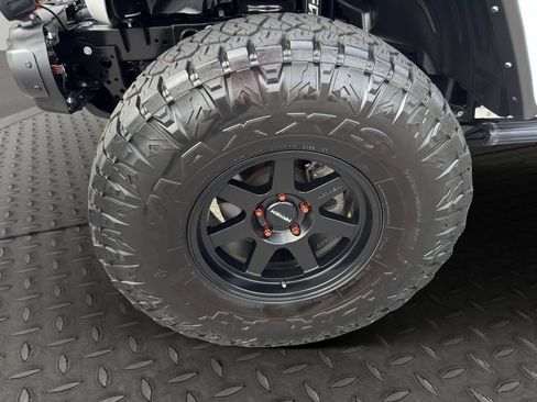 Used 2023 Jeep Gladiator Rubicon w/ LED Lighting Group AWD/4WD image 15