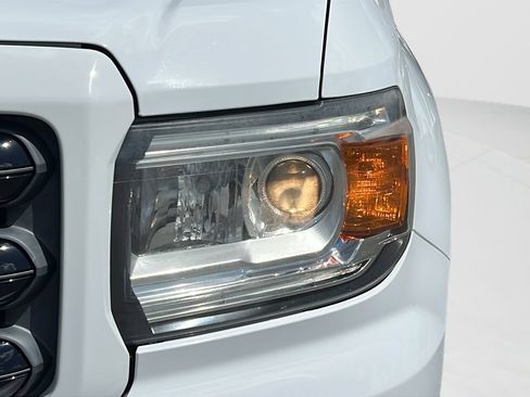 Used 2020 GMC Canyon SLE w/ Elevation Edition RWD image 24