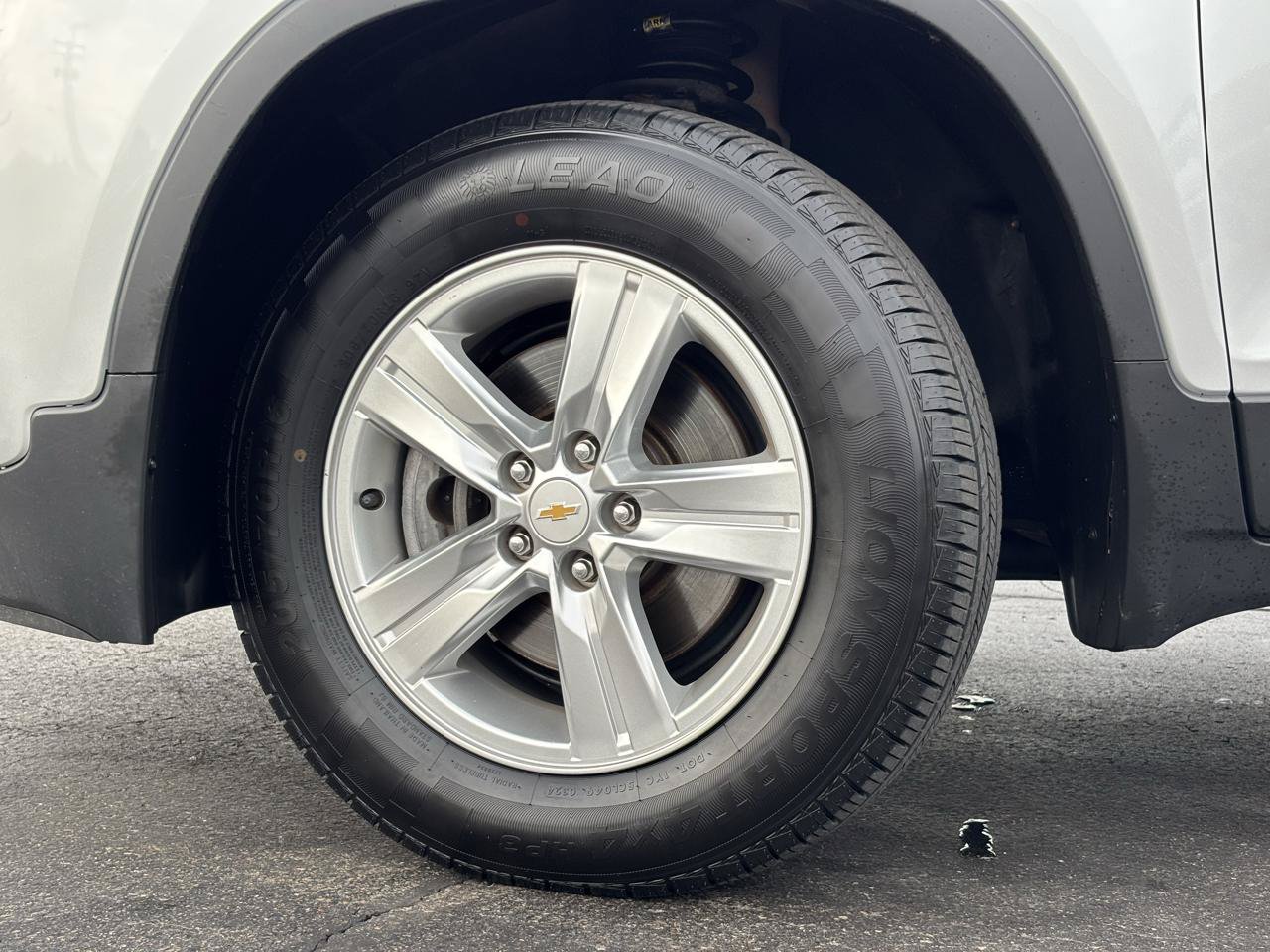 Used 2018 Chevrolet Trax LS AWD/4WD image 44