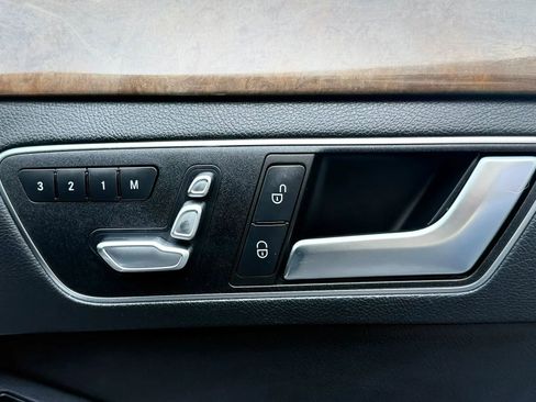 Used 2014 Mercedes-Benz E 350 4MATIC Sedan image 38