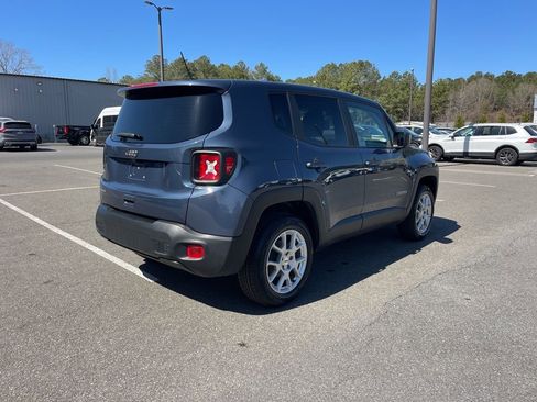 Certified 2023 Jeep Renegade Latitude AWD/4WD image 5