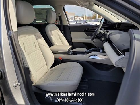 New 2026 Lincoln Nautilus Reserve image 11