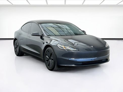 Used 2025 Tesla Model 3 Long Range RWD image 3