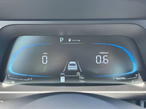 Used 2025 Hyundai Elantra SE w/ Cargo Package FWD image 18