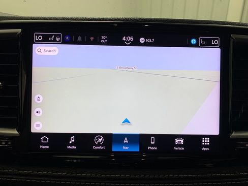 Used 2025 Chrysler Pacifica Limited FWD image 32