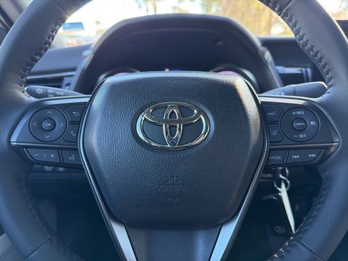 Used 2024 Toyota Camry SE image 12