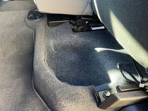 Used 2024 RAM 2500 Big Horn w/ Bed Utility Group image 21