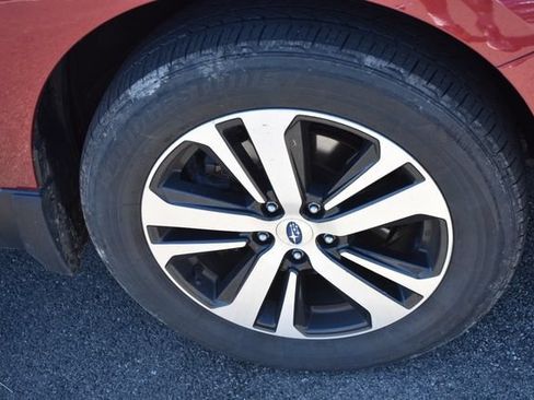 Used 2018 Subaru Outback 2.5i Limited AWD/4WD image 11