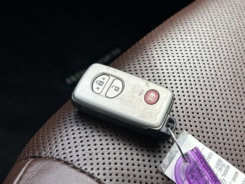 Used 2018 Toyota 4Runner Limited image 31