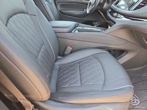 Used 2023 Buick Enclave Avenir w/ Avenir Technology Package AWD/4WD image 21