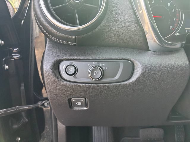 Used 2025 Chevrolet Blazer LT AWD/4WD image 21