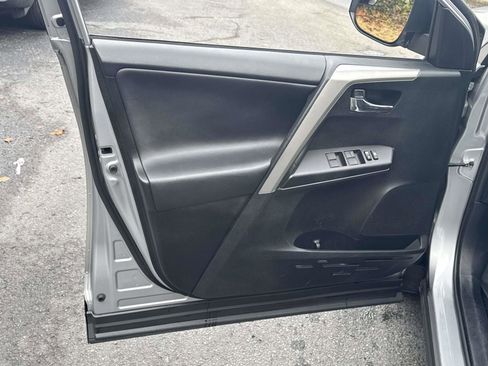 Used 2016 Toyota RAV4 XLE image 16