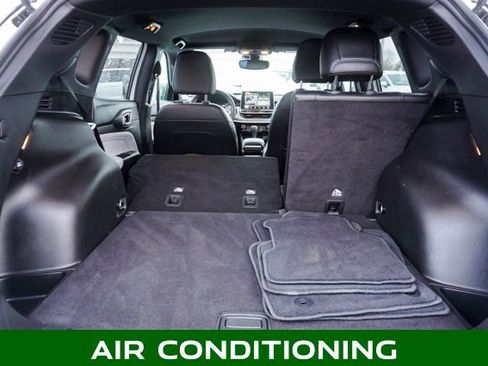 Used 2023 Jeep Compass Latitude image 5