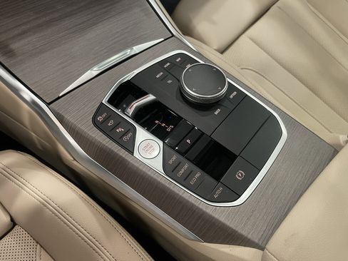 Used 2025 BMW 330i xDrive Sedan w/ Premium Package image 18