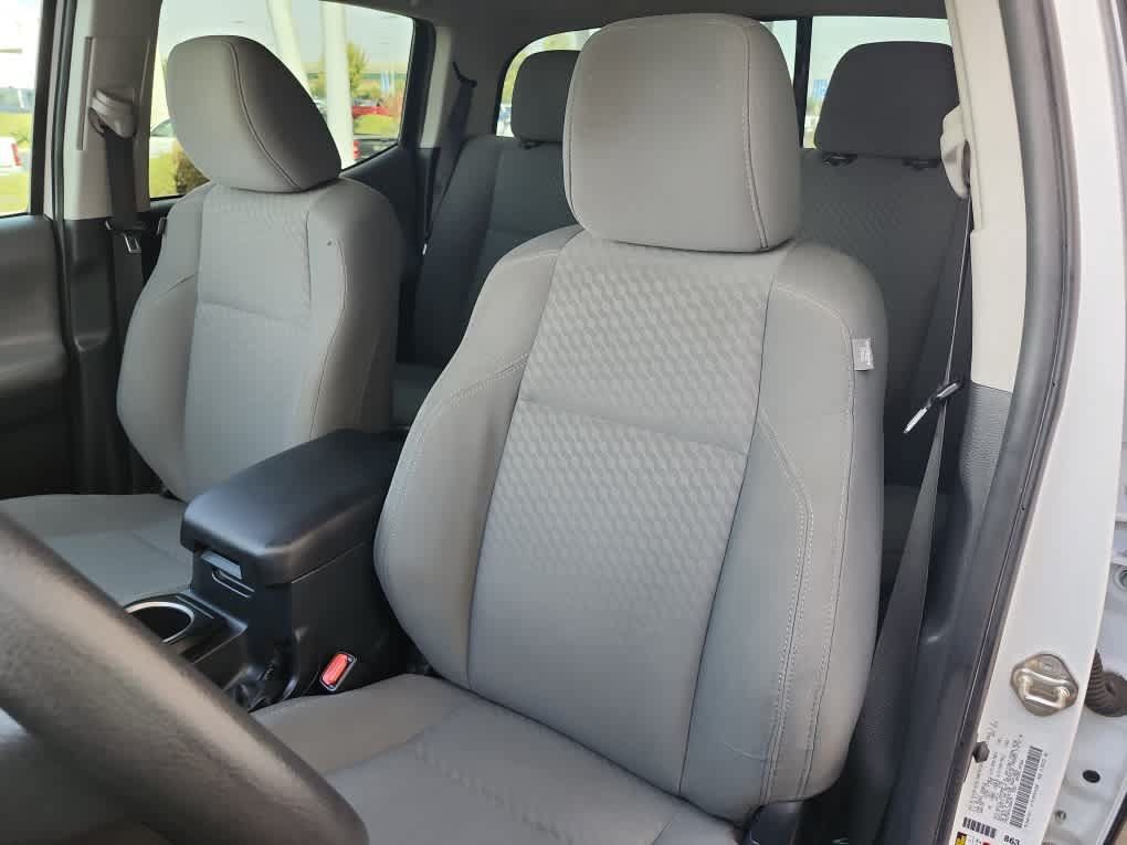 Used 2020 Toyota Tacoma SR AWD/4WD image 16