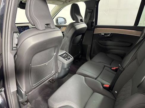 Used 2025 Volvo XC90 B6 Plus AWD/4WD image 24