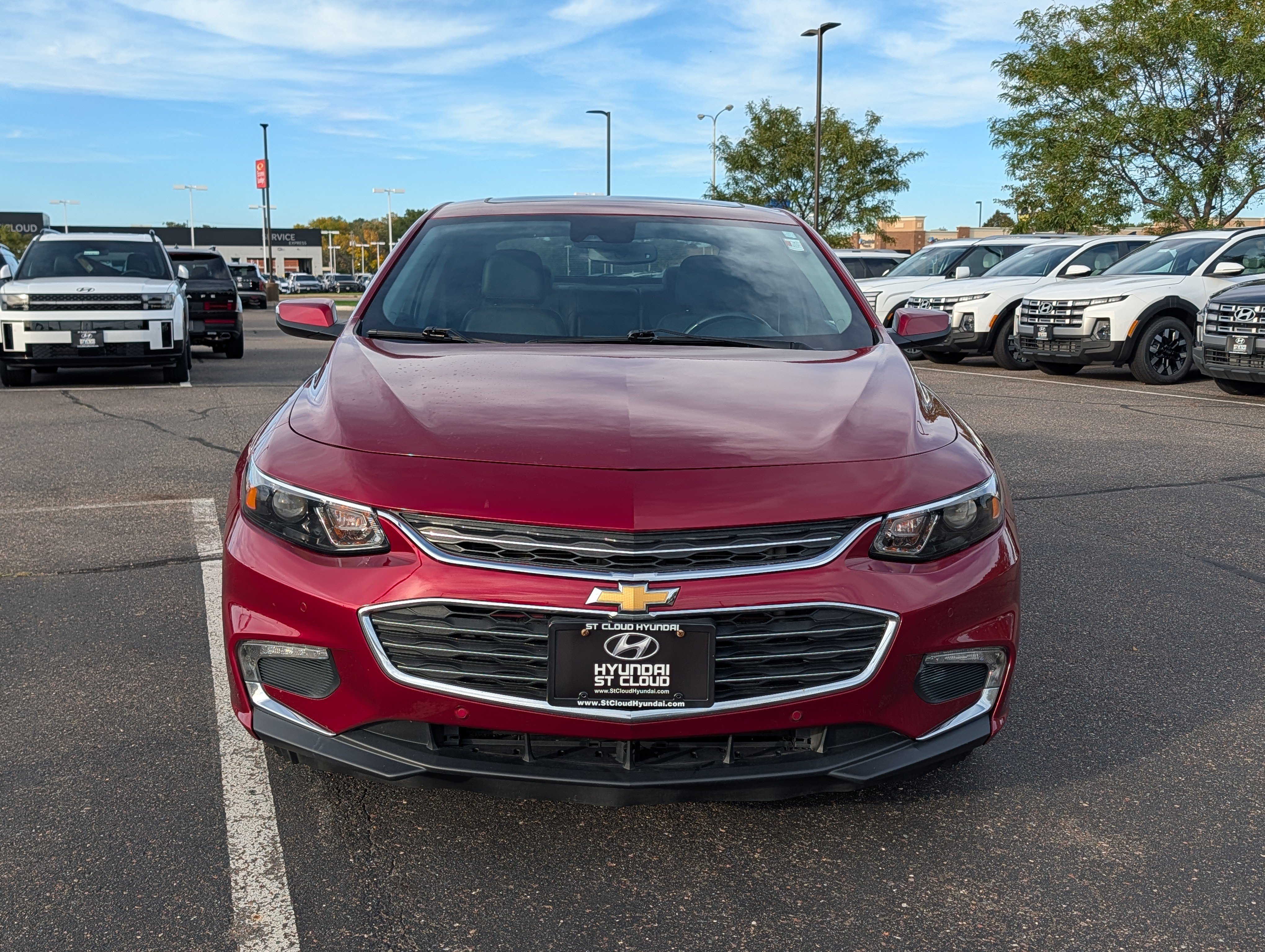 Used 2018 Chevrolet Malibu Premier w/ Premier Sun and Wheel Package FWD image 8