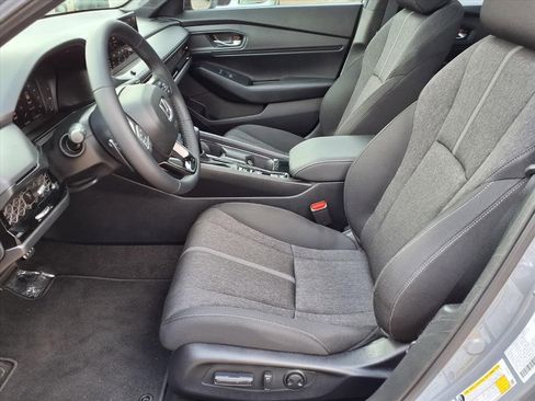 Used 2025 Honda Accord Sport image 6