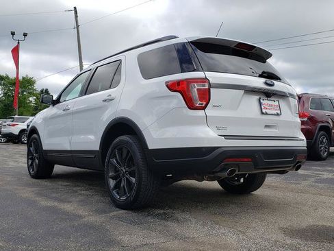 Used 2018 Ford Explorer XLT w/ Equipment Group 202A AWD/4WD image 5