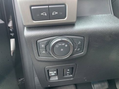 Used 2019 Ford F150 Platinum w/ Equipment Group 701A Luxury image 8