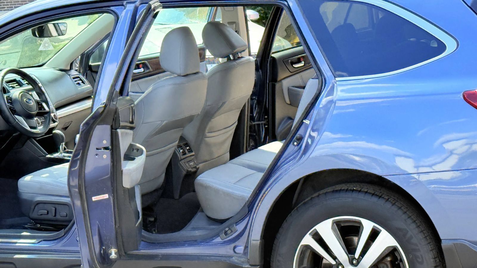 Used 2018 Subaru Outback 2.5i Limited AWD/4WD image 9