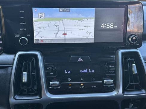 Used 2022 Kia Sorento S w/ Panoramic Sunroof Package FWD image 39