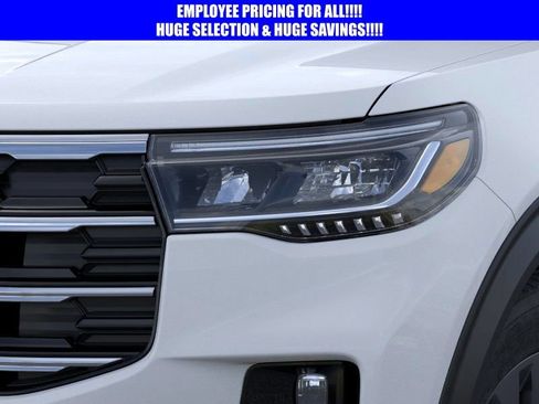New 2026 Ford Explorer Active w/ Active Comfort Package AWD/4WD image 18