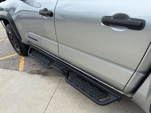 Used 2024 Toyota Tacoma SR5 AWD/4WD image 13
