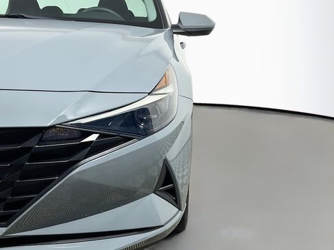 Used 2022 Hyundai Elantra SEL image 12