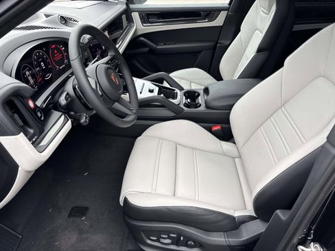 New 2026 Porsche Cayenne GTS AWD/4WD image 20