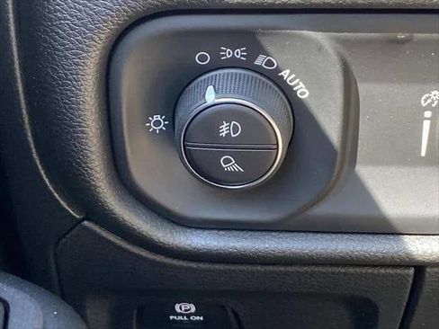 Used 2025 RAM 1500 Tradesman AWD/4WD image 31