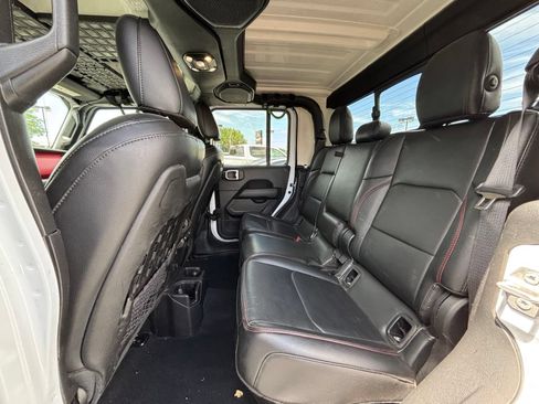 Used 2022 Jeep Gladiator Rubicon w/ LED Lighting Group AWD/4WD image 12
