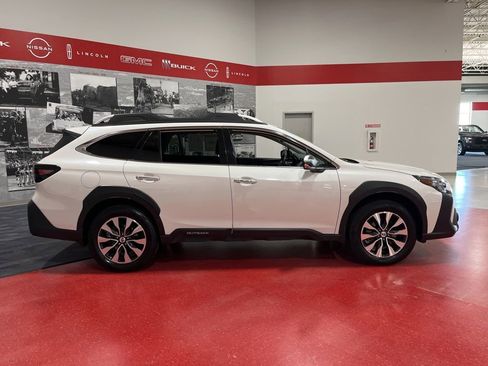 Used 2024 Subaru Outback Touring AWD/4WD image 2