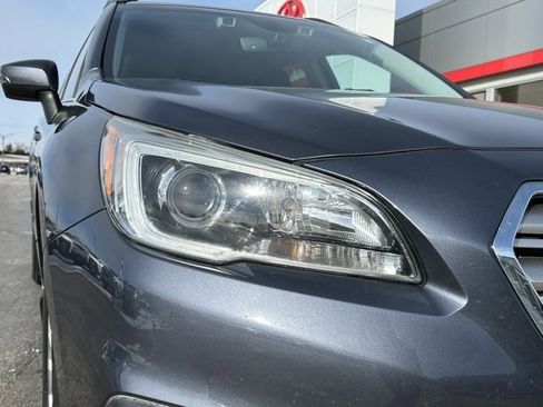 Used 2017 Subaru Outback 2.5i Premium image 18