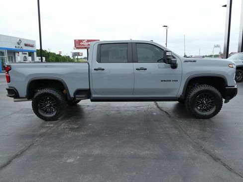 Certified 2025 Chevrolet Silverado 2500 ZR2 w/ Technology Package AWD/4WD image 4