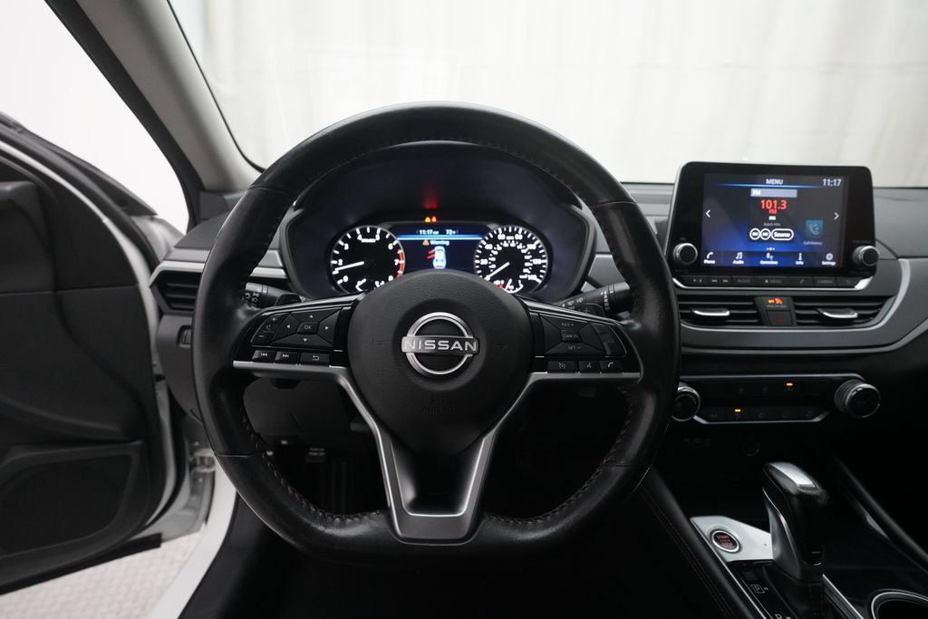 Used 2024 Nissan Altima 2.5 SR FWD image 4