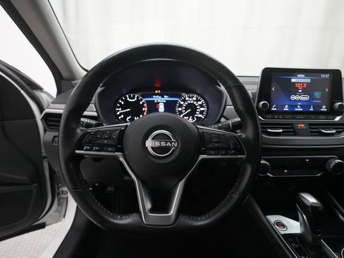 Used 2024 Nissan Altima 2.5 SR FWD image 4