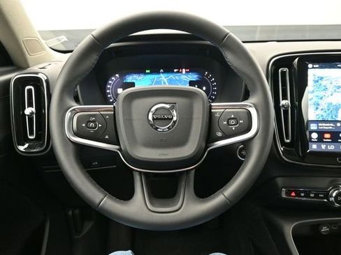 Used 2023 Volvo XC40 B4 Plus w/ Driver Assist Package FWD image 25